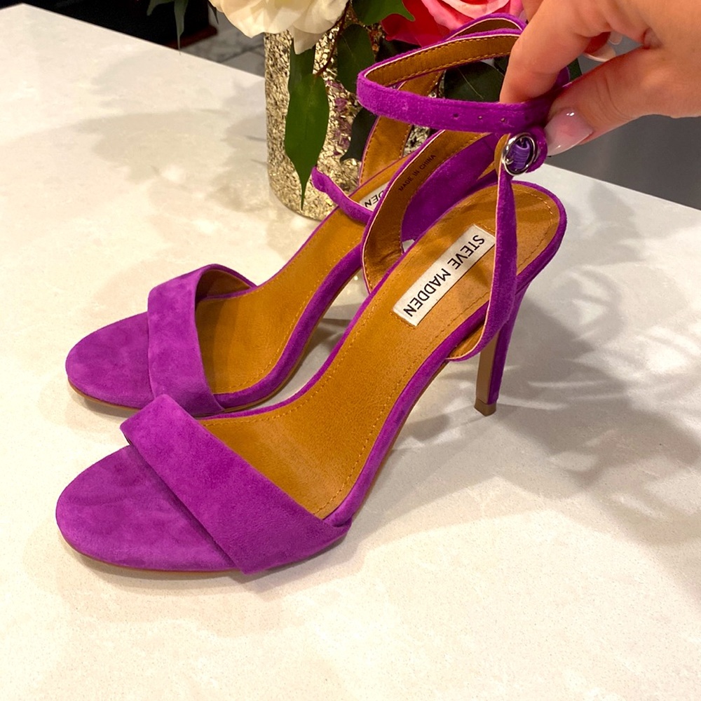 Heels - Picture 3 of 4